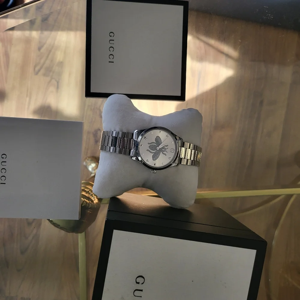 Authentic Gucci Bee Watch 38MM - Picture 3 of 11